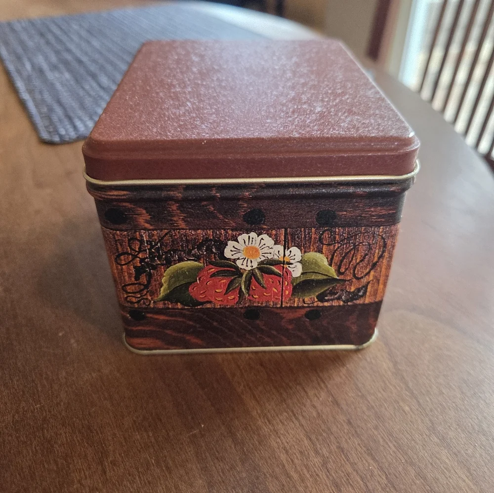 Vtg Tin With Strawberries & Blossoms With Faux Wood Background